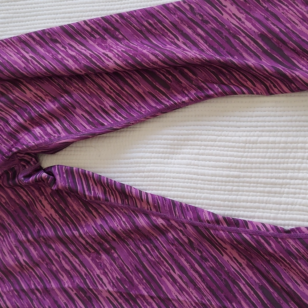 Reebok women's running capris purple size small